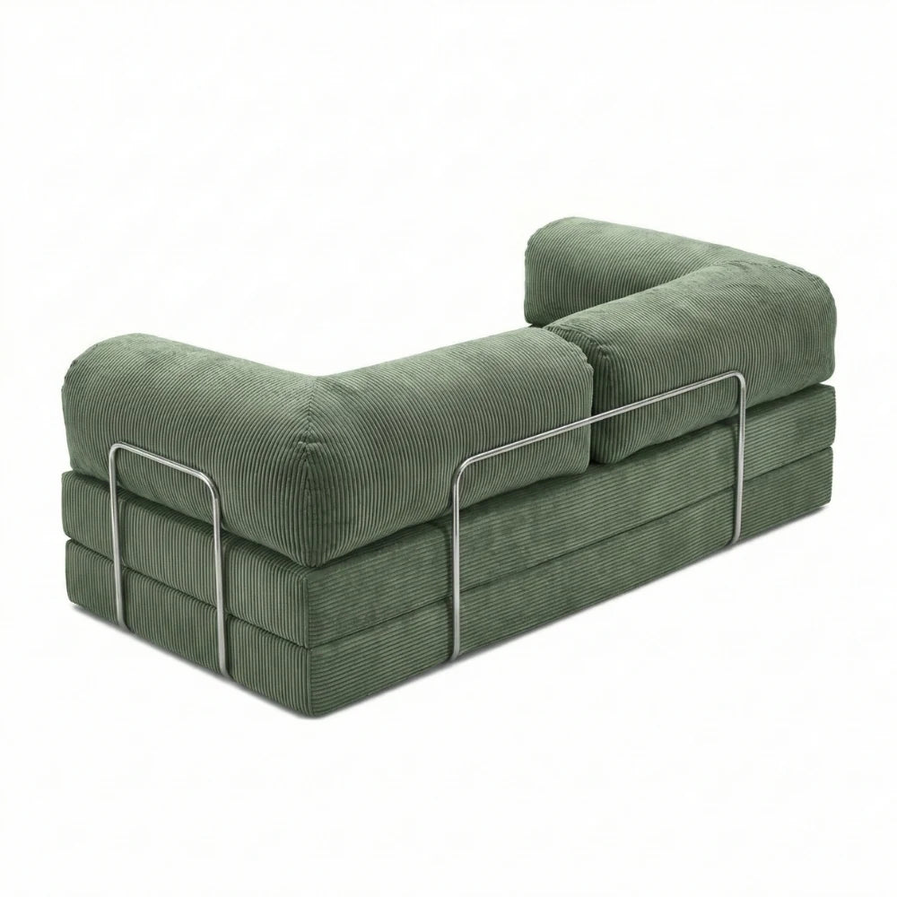 #Sauge Canapé lit Nubo sauge, vue trois quarts montrant l'armature chromée latérale et les trois couches de mousse