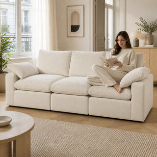 #BlancCrème Canapé nuage Nimbus 3 places blanc crème, installé dans un salon lumineux