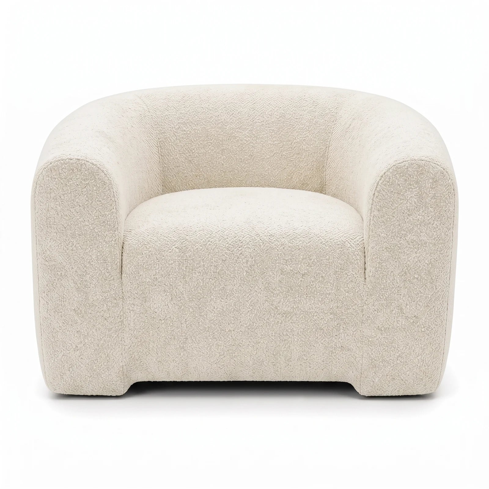 #BlancCrème Fauteuil Cocoun blanc crème, vue de face, dossier arrondi et accoudoirs larges
